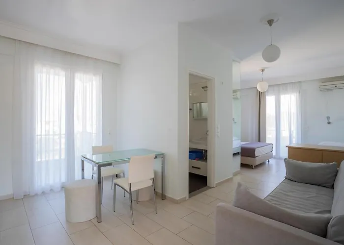 Apartmanhotel Lefkothea 3*