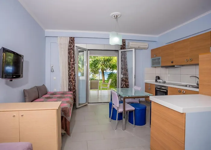 Apartmanhotel Lefkothea 3*
